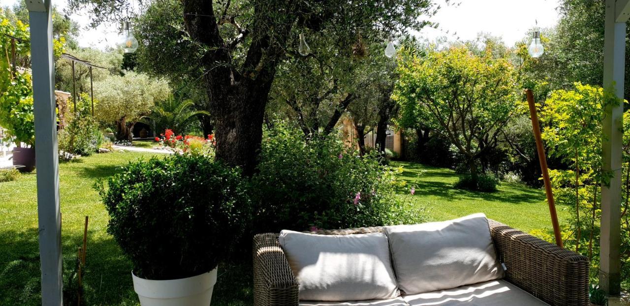 La Bastide Aux Oliviers Hotel Tourrettes-sur-Loup Esterno foto