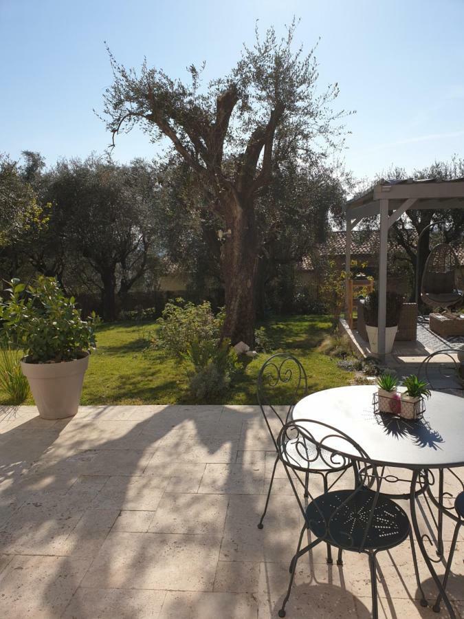 La Bastide Aux Oliviers Hotel Tourrettes-sur-Loup Esterno foto