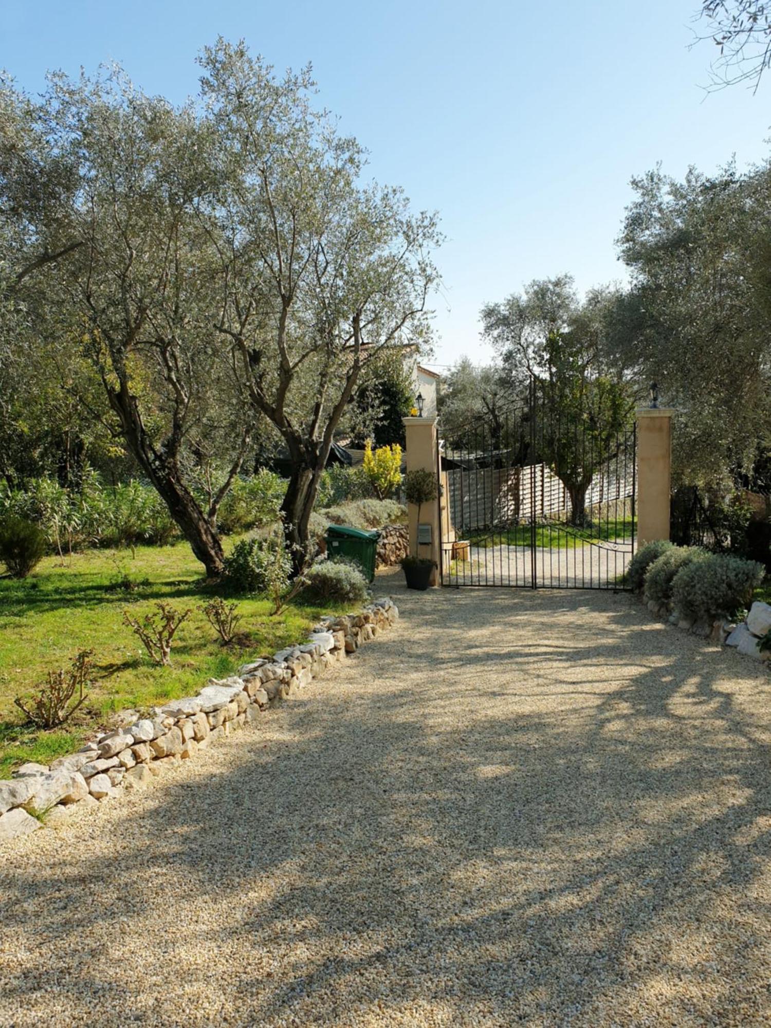 La Bastide Aux Oliviers Hotel Tourrettes-sur-Loup Esterno foto